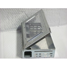 6 Tin Cat style Mouse LIVE Trap with window.THE TIN CAT STYLE MOUSE TRAP IS A LIVE CATCH TRAP THAT IS EASY TO USE, CATCHES UP TO 30 MICE AT A TIME AND REQUIRES NO SETTING.