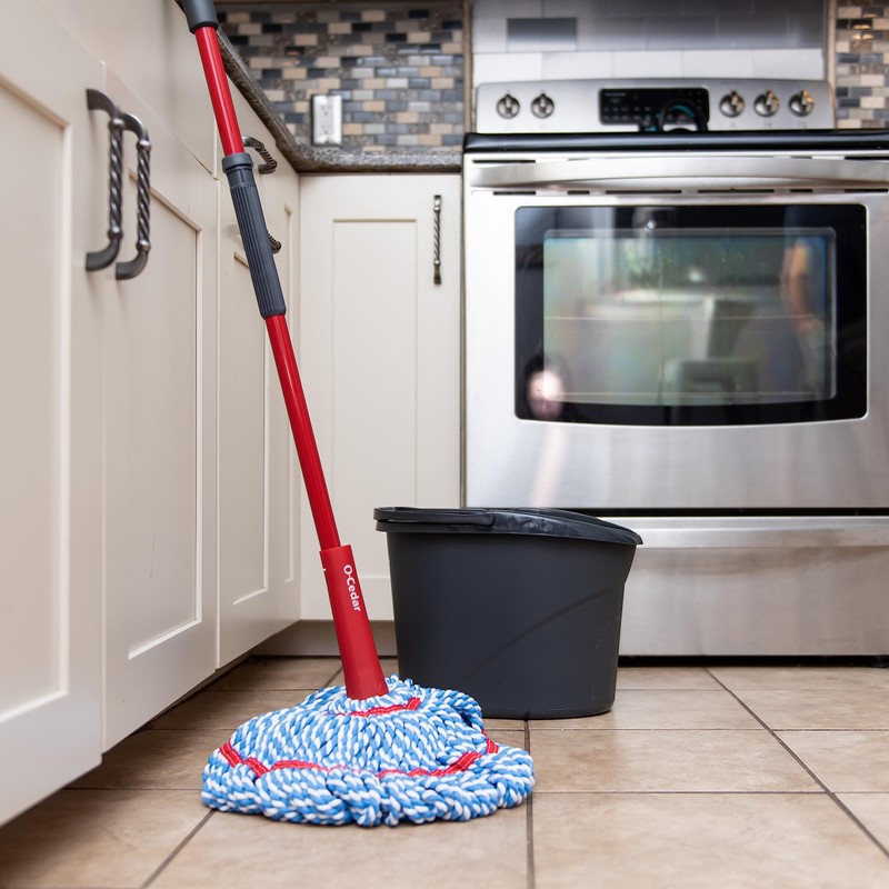 O-Cedar MicroTwist MAX Microfiber Twist Mop with 1 Extra Refill