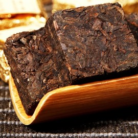 250g Pu-Erh Small Square Brick Pu'er Tea In Iron Box Health Care Black Tea