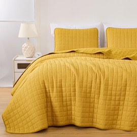 Chezmoi Collection Wilmer 3-Piece Waffle Quilt Set Queen Size, Gold, Soft and Cozy Waffle Weave Textured Lightweight Bedspread for All Season Quilt (94x98in) + 2 Standard Pillow Shams