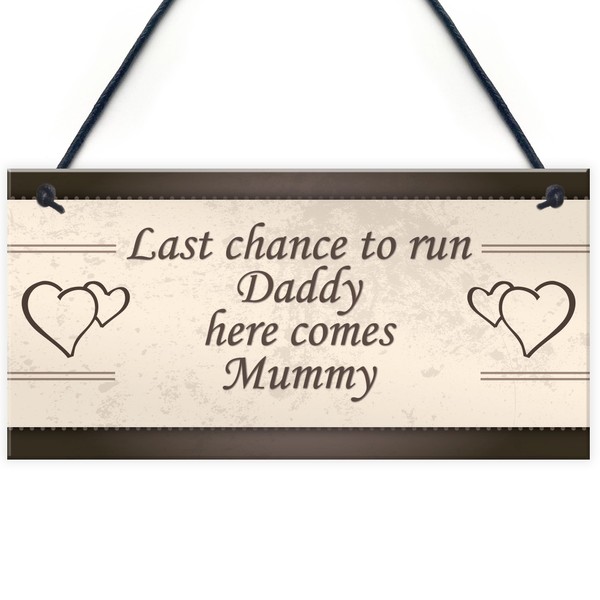 RED OCEAN Wedding Decoration Plaque To Run Funny Reception Decor Sign Mummy Daddy Gift Couples Present