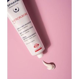 Isispharma Metroruboril AZ crema para rosacea, y pieles sensibles