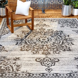 Nicole Miller New York Nicole Miller New York Patio Country Azalea Transitional Medallion Indoor/Outdoor Area Rug, Grey/Black, 5'2"x7'2"