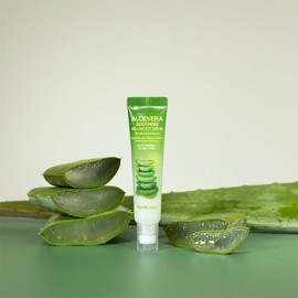 Farmstay Aloe Vera Soothing Rolling Eye Serum 25ml / 팜스테이 알로에베라 수딩 롤링 아이세럼 25ml