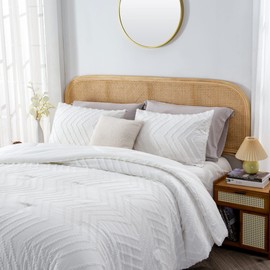 Litanika White King Size Comforter Set, Boho Lightweight and Fluffy Bedding Comforter Sets for King Bed, 3 Pieces Tufted Farmhouse Design for All Seasons