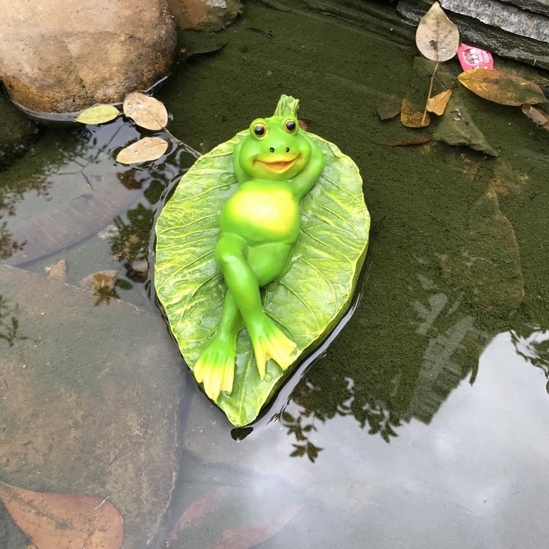 Ruerlity Floating Frog on Leaf for Garden Pond Decor Swimming