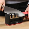 Afilador Cuchillos Cocina Ergonomico Tijeras 3 Etapas Manual (Rojo)