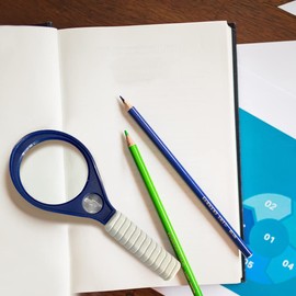 20 x & 10 x Handheld Magnifier Glass with Protective Sleeve, Small Reading Magnifying Glass with Non Slip Handle, Portable Hand Held for Seniors Students Exploring (65mm, Blue & White)