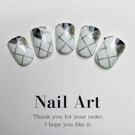 Silver Press on Nails Short Square Fake Nails Glossy White Acrylic Nails with Plaid Line Design Squoval False Nails Full Cover Glue on Nails for Women Girls Nails Decoration 24 Pcs