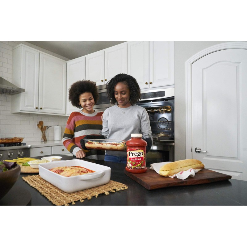 Prego Pasta Sauce, Traditional, 67 oz