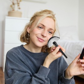 LIQWEI 2 Pcs Fluffy Fan Makeup Brush, Soft Dense Facial Brushes Esthetician Blush Brush, Fluffy Makeup Brushs Finishing Powder Make Up Tool for Loose Powder Highlighting