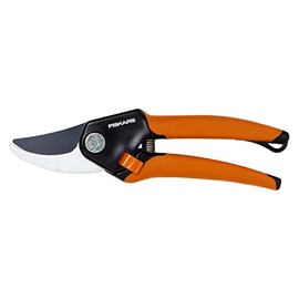 Fiskars Bypass-Gartenschere für frische Äste und Zweige, Antihaftbeschichtet, Rutschhemmende SoftGrip-Griffe, Hochwertige Stahl-Klingen, Schwarz/Orange, 1001340
