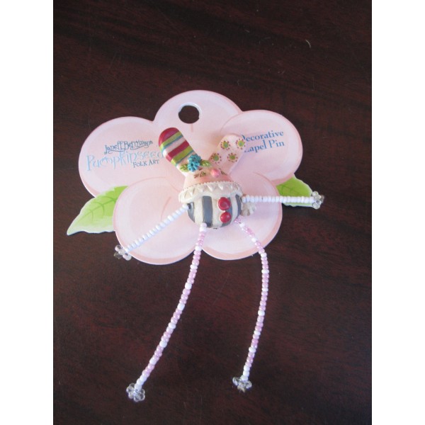 ENESCO Pumpkinseeds Folk Art Pin BUNNY Decorative Lapel Pin 4012493