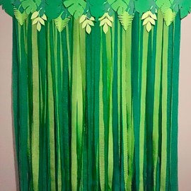 PartyWoo Crepe Paper Streamers 10 Rolls 820ft, Pack of Crepe Paper Army Green Party Streamers, Crepe Paper for Birthday Decorations, Party Decorations, Wedding Decorations (1.8 in x 82 Ft/Roll)