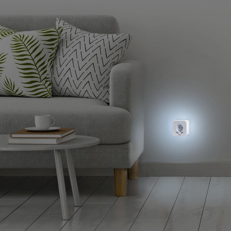 Hama LED Night Light with Socket, 2 USB A Outputs,