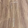 Agalea | Collar Corbatero con Dije de Nudo de Bruja