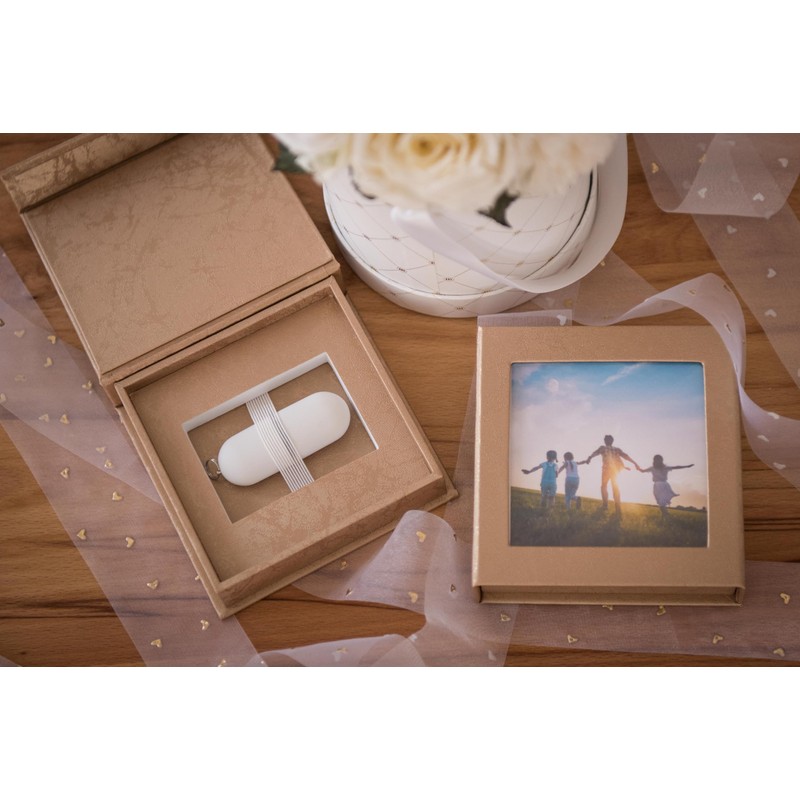 USB Box for 1 USB Flash Drive with Picture Window.