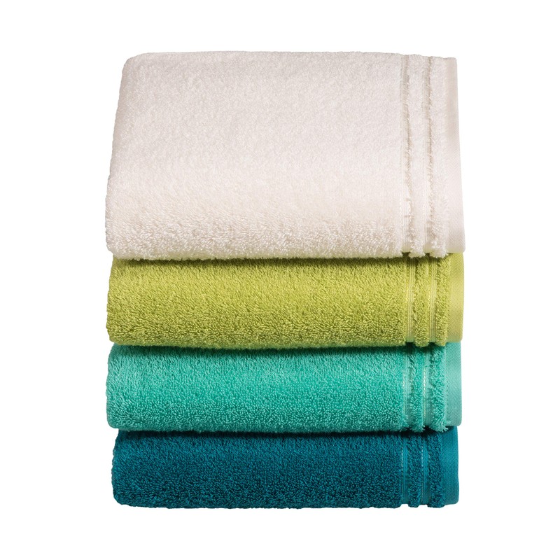 Vossen Calypso Feeling Bath Towel 67 x 140 cm Grape