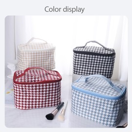 lllyan Quilted Makeup Bag Cosmetic Bag Large Capacity with Handle Make Up Bags with Mesh Pocket, Travel Makeup Bag for Women（Baby Blue）