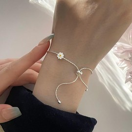 IMINI Dainty Daisy Chain Bracelet for Women Girls - Silver Plated Adjustable Charm, Delicate Sunflower Minimalist Jewellery Gift for Her, Birthday Valentine Graduation Present