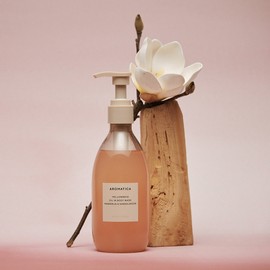 Aromatica Oil Wash · Triple Hydration · Skin Radiance · Woody Floral