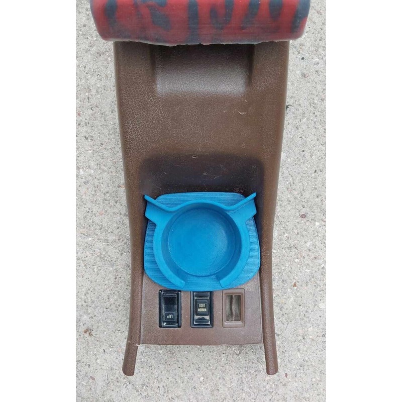 Toyota Cup Holder 90-95 4runner and cellphone holder fits in