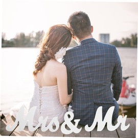 Ciieeo 1 Set Wedding Wooden Mr & Mrs Signs Wedding Desktop Centerpiece Romantic Table Ornament