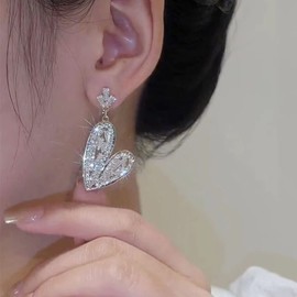 TseenYi Boho Rhinestone Heart Earrings Large Heart Earrings Silver Crystal Heart Dangle Earrings Sparkling Rhinestone Crystal Dangle Earrings Shiny Bridal Earrings Jewellery for Women and Girls Gifts