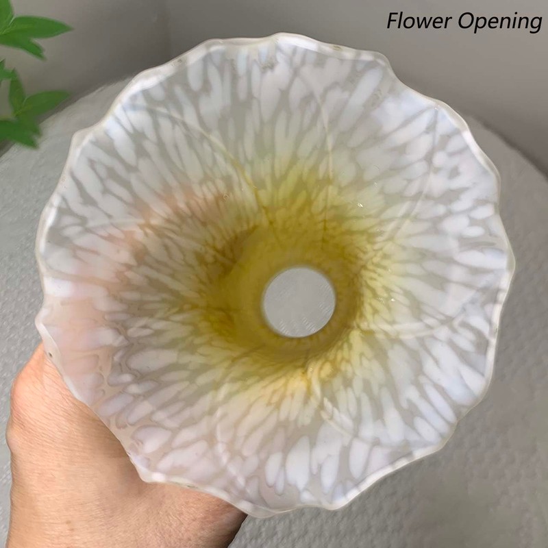 Bieye LS19 Lily Flower Blown Glass Lampshade (Yellow White, Opening