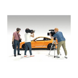 American Diorama 1/18 Scale Models ODM On-Air DCD 6-Piece Action Figure Set with Mikasa Ackerman Character and Accessories