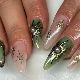 Green French Tip Press on Nails Medium Almond Fake Nails with 3D Sun Totem Pearl Design Glue on Nails Glossy Artificial Acrylic Full Cover Stick on Nails Medium Almond False Nails for Women Girls