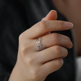 YIQPKUM Zarte Lotus Blume Filigran Ringe für Damen Edelstahl Hamsa Hand (Versilbert)