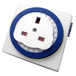 Uni-Com 55297 Mechanical Plug in Segment Timer, White