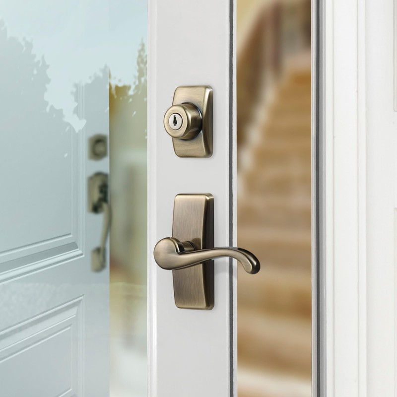 Ideal Security GL Door Lever Set with Keyed Deadbolt Lock