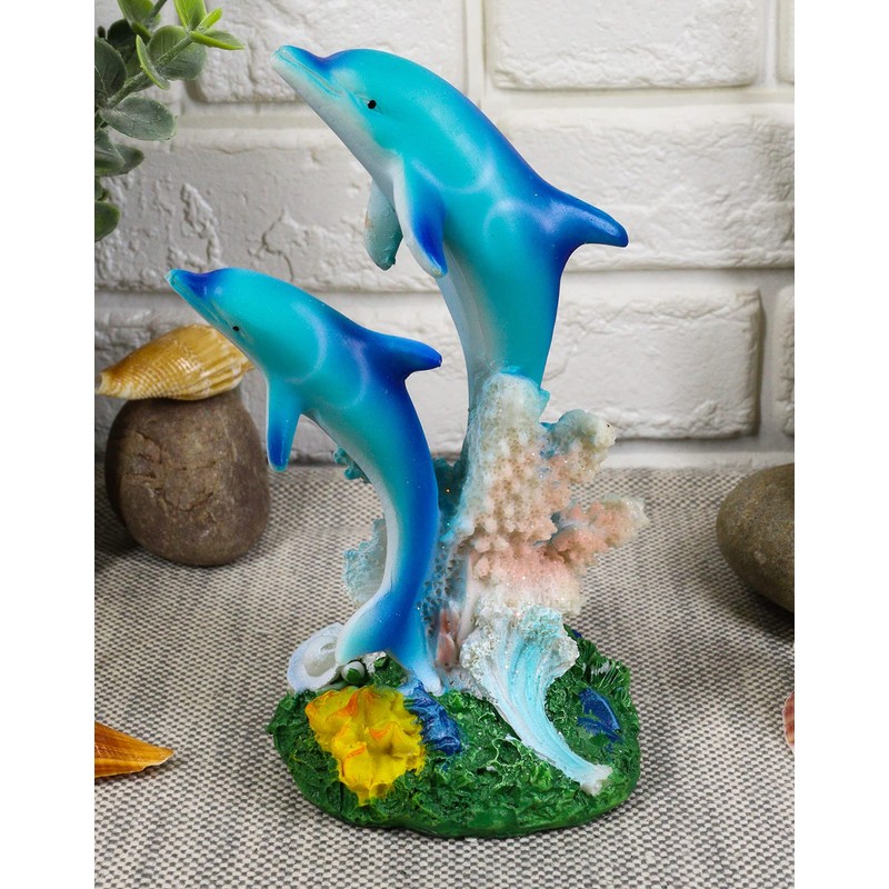 Ebros Sea World 2本のボトルノーズイルカ 水泳 コーラルリーフ 像 高さ5.5インチ 海洋 海洋