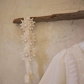 Baby Girls Cute Bow-knot Headband Stretchy Floral Double Lace Bowknot Hairbands Newborn Infants Toddlers Hair Bows Birthday Flower Headbands Hair Accessories Baby Gifts (White G)