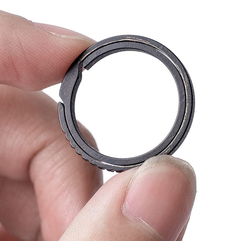 TIMULTI Men's Titanium Key Chain, Lightweight, Double Ring, Side Pushing