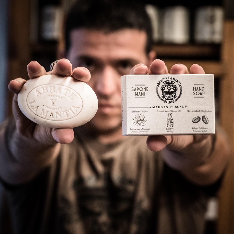 ABBATE Y LA MANTIA: Milk Soap with Coffee Beans -