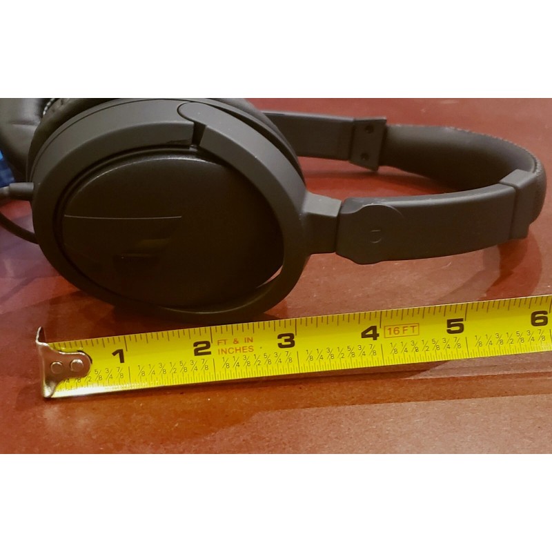 Delta Airlines Premium Head Phones Brand New 044208423