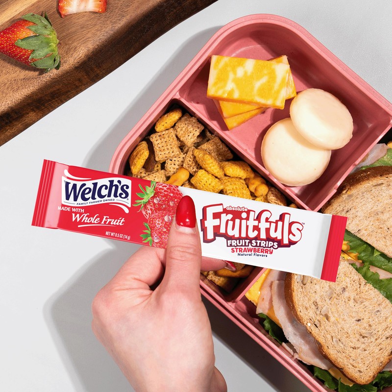 Welch’s Absolute Fruitfuls Fruit Strips, Tasty Dried Fruit Snacks for