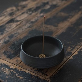 Nannlia Incense Holder 5.1 inches (13 cm) Diameter, Stylish, Ceramic Incense Burner, Interior Decorative, Luxurious, Japanese Style, For Indoor Buddhist Altars (Black)