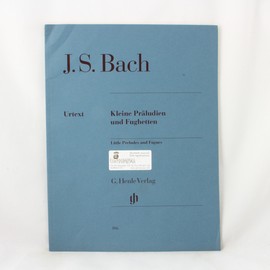 JOHANN SEBASTIAN BACH : PETITS PRELUDES ET FUGHETTES - KLEINE PRALUDIEN UND FUGHETTEN - PIANO (Multilingual Edition)