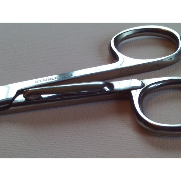 Nurses Stainless Steel Sharp/Blunt Scissors with Pocket Clip 130mm