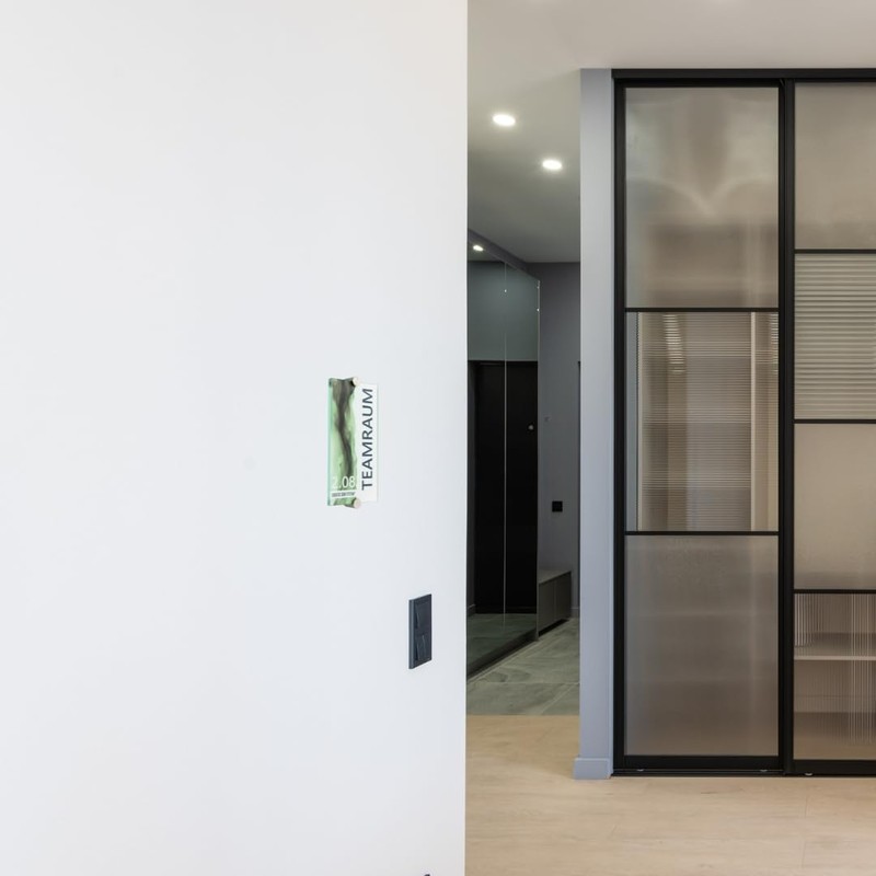 Logistic Sign System Glass Door Sign, Vitrum K2, Clamp Holder