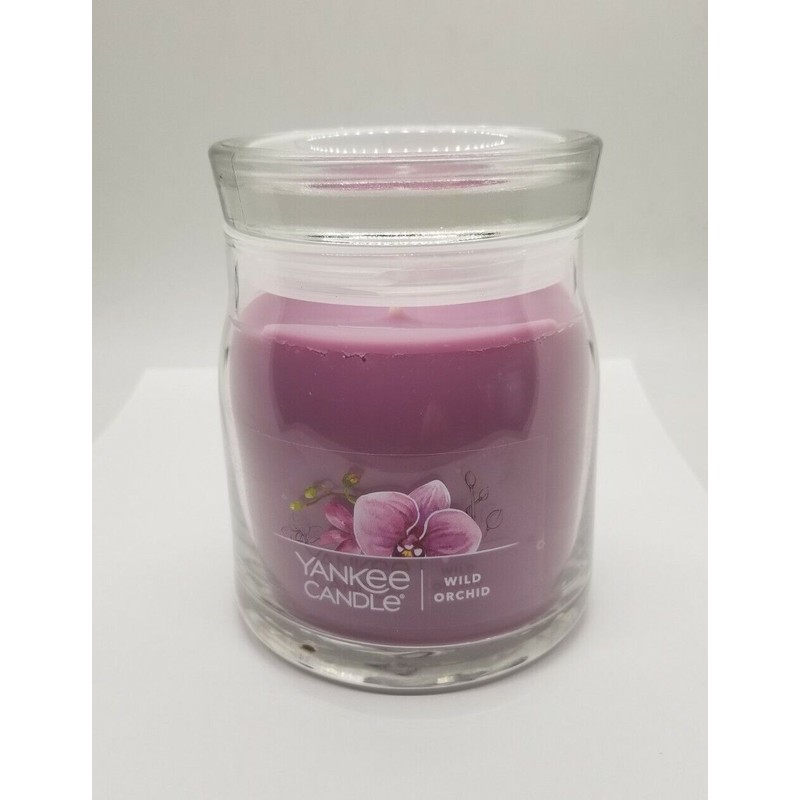 Yankee Candle - 13oz Medium Jar Signature Collection Wild Orchid