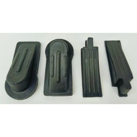 Kit De 2 Cuas Chicas Y 2 Cuas Medianas De Hule Para Puerta Negro Triangular Mate