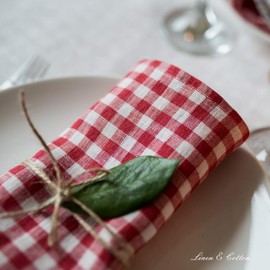 Linen & Cotton Gingham Tablecloth Estella - 100% Linen, White Red (80 x 80 cm) Small Square Rustic Country Style Checked Table Linen Cloth for Home Cottage Restaurant Hotel Summer Spring Easter