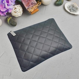 Quilted PU Leather Makeup Bag for Purse Travel Cosmetic Pouch Toiletry Bag Brush Bag Clutch Makeup Storage for Women Girls Gifts Portable Water-Resistant Daily Cosmetics Organizer (Flat Black)