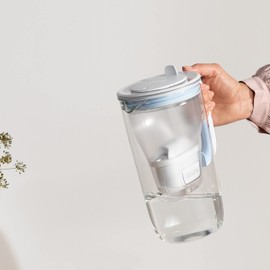 BRITA Glass Water Filter Jug Light Blue (2.5L) Starter Pack inc. 3X MAXTRA PRO All-in-1 Cartridge - Premium Glass jug with Easy-Filling Flip-Lid and Indicator - in Sustainable Smart Box Packaging