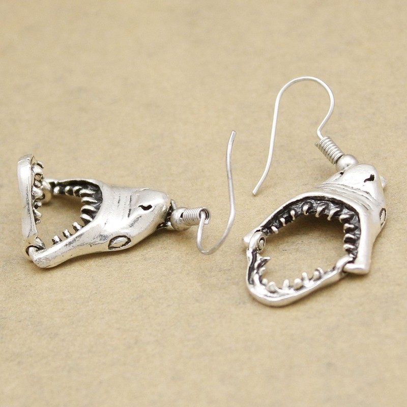 Vintage Silver Silver Shark Tooth Tooth Dangle European and American